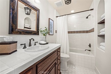 Nestled serenely on the front row, this extraordinary estate - photo 40