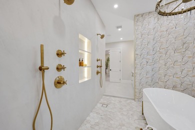 Tucked away at the end of a quiet, private lane in the exclusive - photo 41