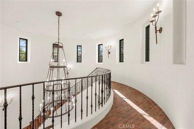Nestled serenely on the front row, this extraordinary estate - photo 48
