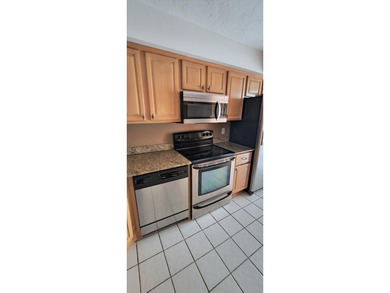 2/2 UNIT, OPEN KITCHEN, PANTRY & BREAKFAST AREA, TILED DINING - photo 10