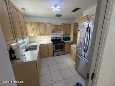 Easy access to downtown and shopping. Quiet neighborhood - photo 8