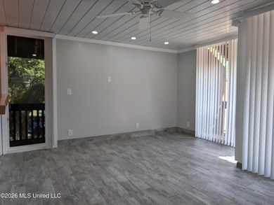 Great Getaway or Perfect for Maintenance-Free Living! Welcome to - photo 11