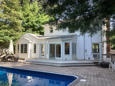 Come see this Move in Ready Colonial and call it your home! - photo 11