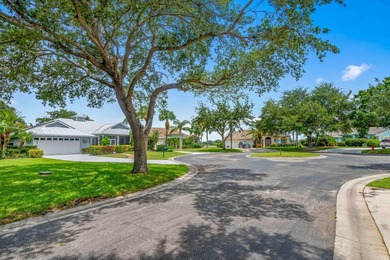 For sale for the first time, this custom built, lake front, pool - photo 2
