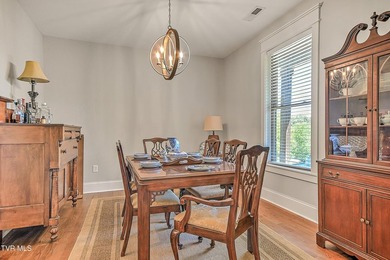 Back on the Market at no fault of house or Sellers. Luxury - photo 15