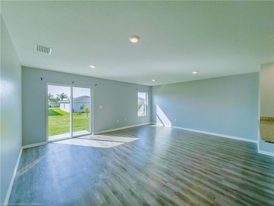 Welcome to this 4-bedroom, 2-bathroom home, perfect for families - photo 18