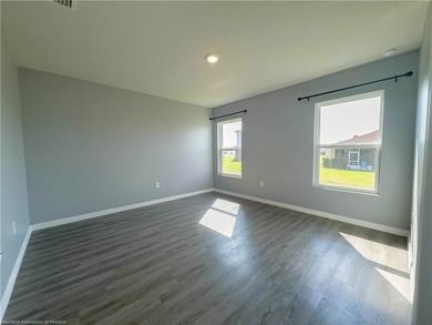 Welcome to this 4-bedroom, 2-bathroom home, perfect for families - photo 20
