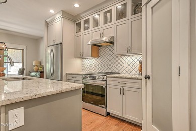 Back on the Market at no fault of house or Sellers. Luxury - photo 21