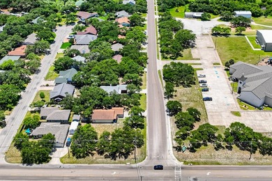 Build your dream home right in the middle of Rockport! This lot - photo 5
