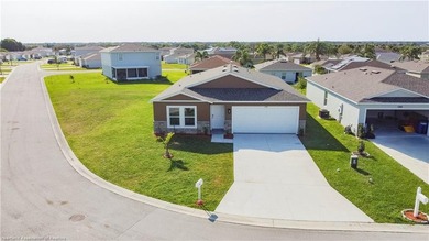 Welcome to this 4-bedroom, 2-bathroom home, perfect for families - photo 28