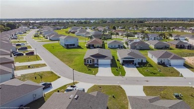 Welcome to this 4-bedroom, 2-bathroom home, perfect for families - photo 29