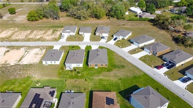 Welcome to this 4-bedroom, 2-bathroom home, perfect for families - photo 31