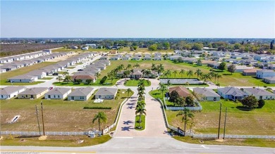 Welcome to this 4-bedroom, 2-bathroom home, perfect for families - photo 33