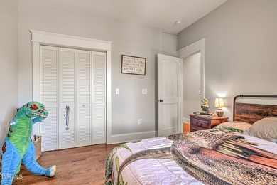 Back on the Market at no fault of house or Sellers. Luxury - photo 38