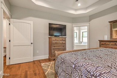 Back on the Market at no fault of house or Sellers. Luxury - photo 43