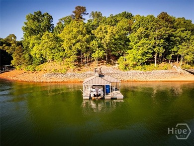 Charming lake cottage with deep water access (approximately 30 - photo 2