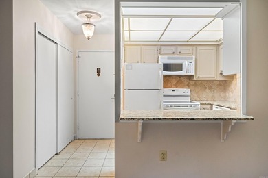 Lake Hamilton condo investment opportunity in Beacon Manor. This - photo 11
