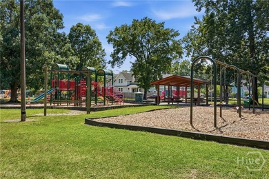 Situated directly on lively Hull Park in the heart of Ardsley - photo 10