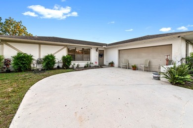 Beautiful 1-story home with 3 bedrooms and 2 bathrooms, perfect - photo 2