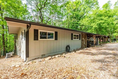 A wonderful 3/2 located in Hot Springs Village. It has been - photo 3