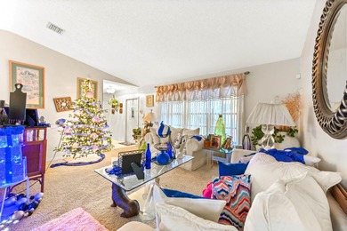 Beautiful 1-story home with 3 bedrooms and 2 bathrooms, perfect - photo 3