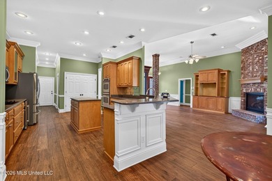 GORGEOUS JASSBY BUILT HOME WITH 4 BEDROOM AND 2.5 BATHS - photo 7