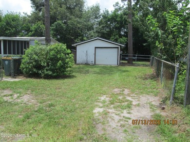Like living in the country, this mobile home with a detached - photo 2