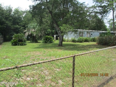 Like living in the country, this mobile home with a detached - photo 3