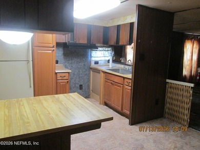 Like living in the country, this mobile home with a detached - photo 10