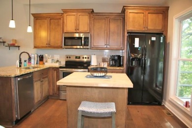 $29,900 HUGE PRICE DROP TO 610K! AMAZING YEAR-ROUND LAKE VIEWS! - photo 11