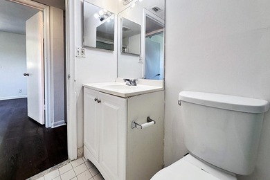 Freshly updated 2-bedroom, 1-bath condominium in Presidential - photo 12