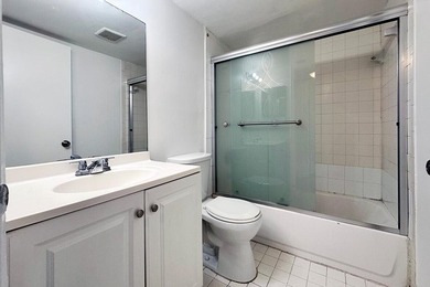 Freshly updated 2-bedroom, 1-bath condominium in Presidential - photo 13