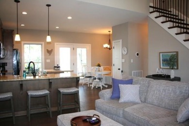 $29,900 HUGE PRICE DROP TO 610K! AMAZING YEAR-ROUND LAKE VIEWS! - photo 14