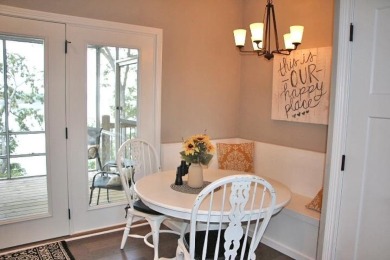 $29,900 HUGE PRICE DROP TO 610K! AMAZING YEAR-ROUND LAKE VIEWS! - photo 16