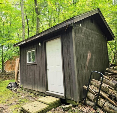 Escape to the hills in this adorable 2 bedroom/1 bath cabin in - photo 26