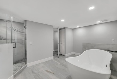 Welcome to Paradise! Discover the unique blend of 2 bedroom 3 - photo 32