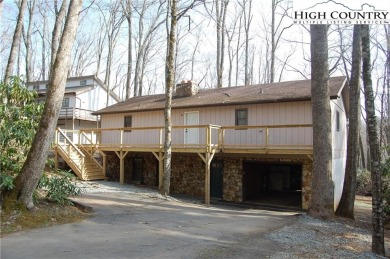 Land Harbors Lake Home For Sale in Newland North Carolina