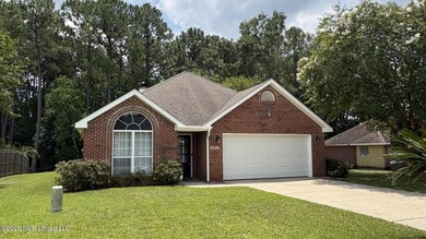 Extremely well updated and maintained home in a very convenient - photo 3