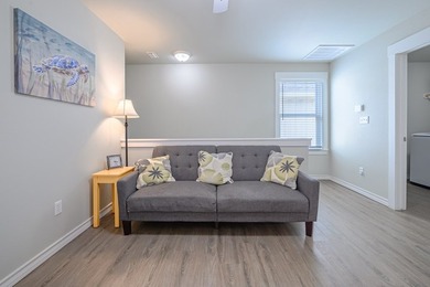 Turnkey Income-Producing Coastal Cottage | STR Allowed | Fully - photo 7