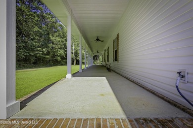 Enjoy the perfect blend of privacy and convenience with this - photo 4