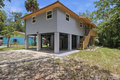 Weeki Wachee Gardens Area Home For Sale in Weeki Wachee Florida