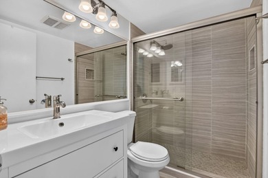 Welcome to this bright 2 bedroom, 1.5 bath condo on the top - photo 6