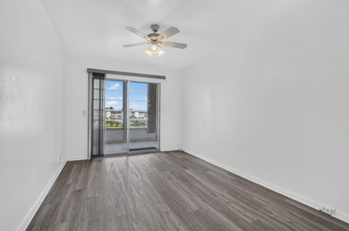 Welcome to this bright 2 bedroom, 1.5 bath condo on the top - photo 7