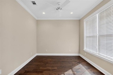This home has a spacious open concept living area in the great - photo 6