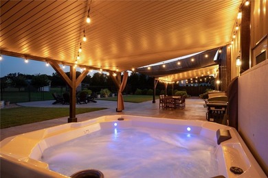 Luxury, versatility, & commercial-grade construction come - photo 3