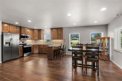 Luxury, versatility, & commercial-grade construction come - photo 10