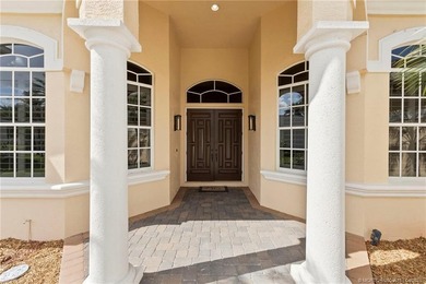 Beautifully appointed concrete block 3BR/3BA home with a split - photo 4