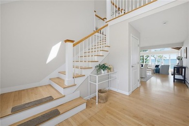 Tucked away on a quiet cul-de-sac, this exceptional waterfront - photo 17