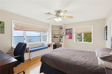 Tucked away on a quiet cul-de-sac, this exceptional waterfront - photo 20