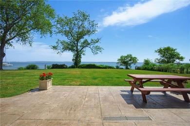 Tucked away on a quiet cul-de-sac, this exceptional waterfront - photo 27